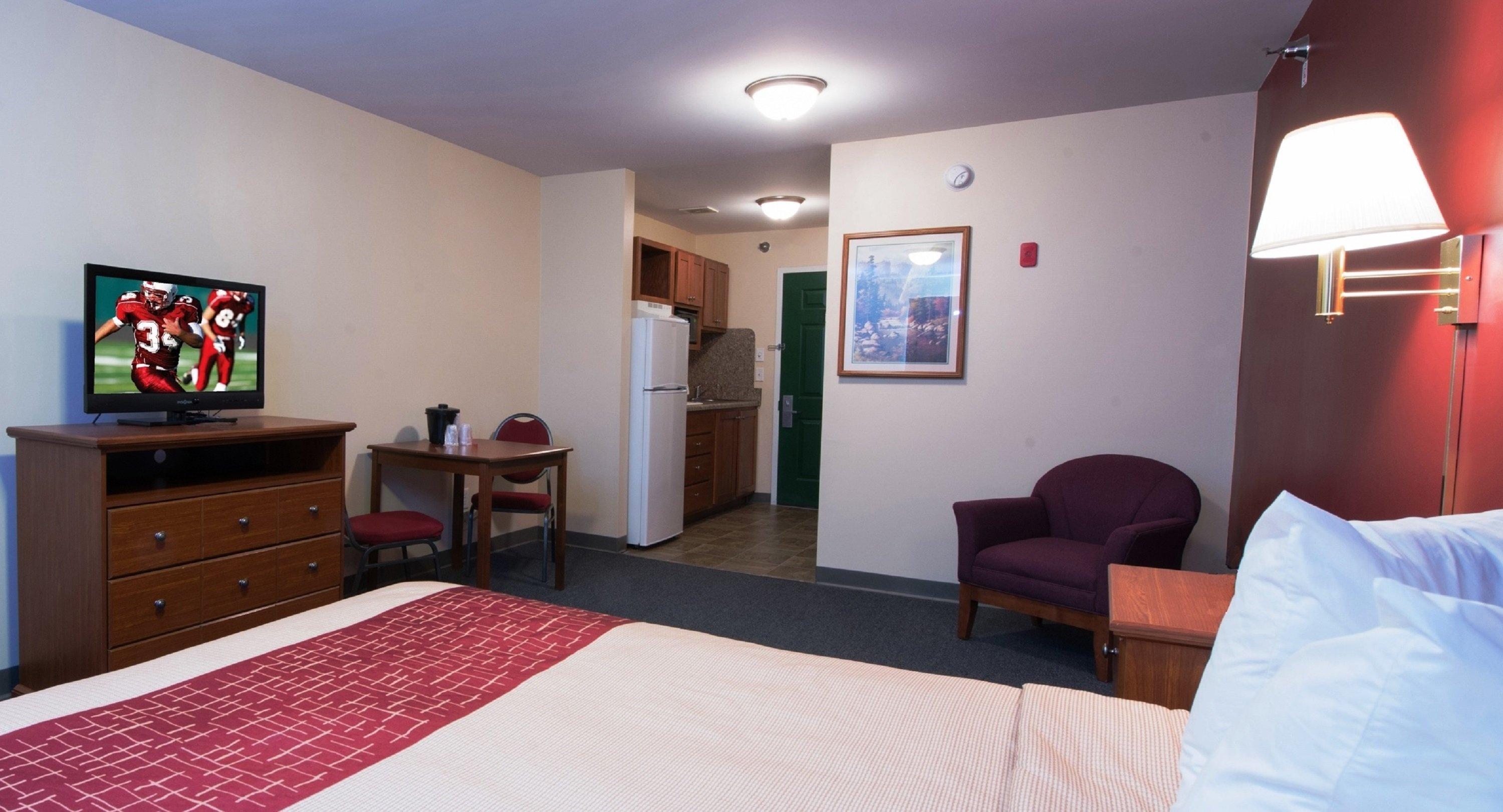 Red Roof Inn & Suites Dickinson Exterior foto